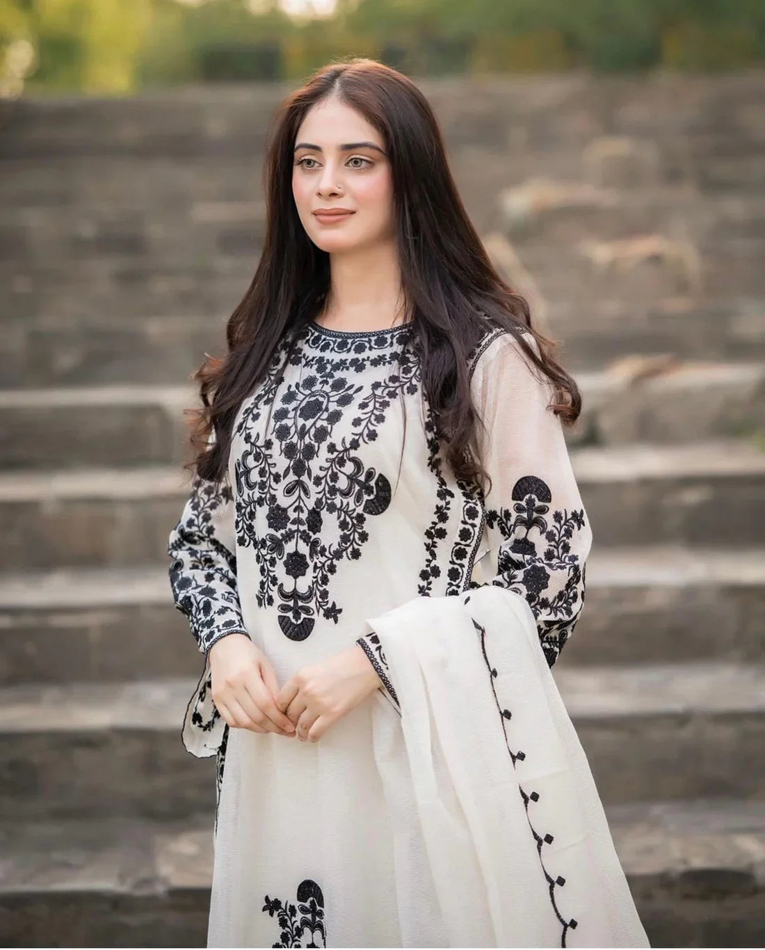 Dur e Fishan organza 2pc stitched